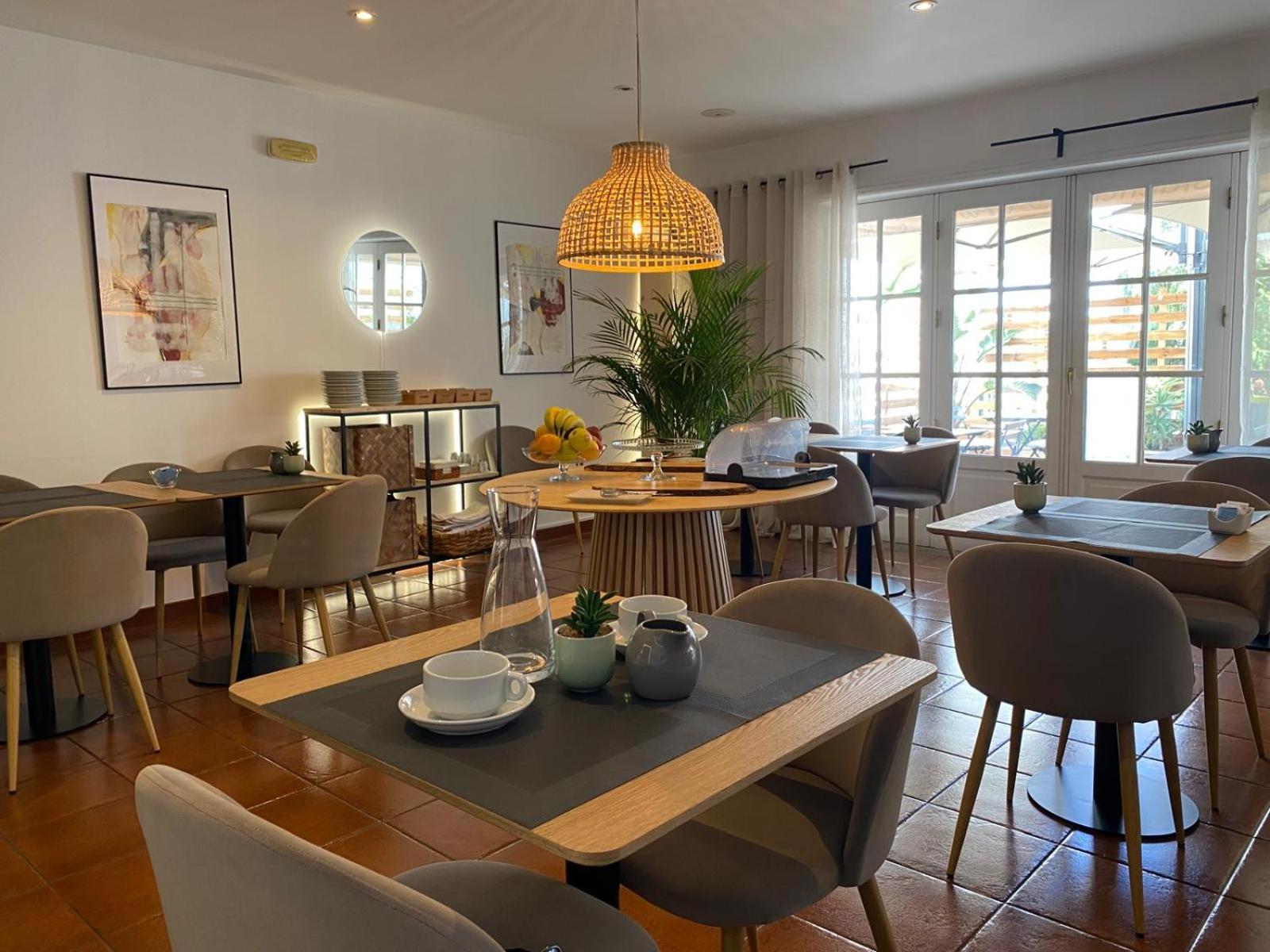 Residencial Dora Hotel